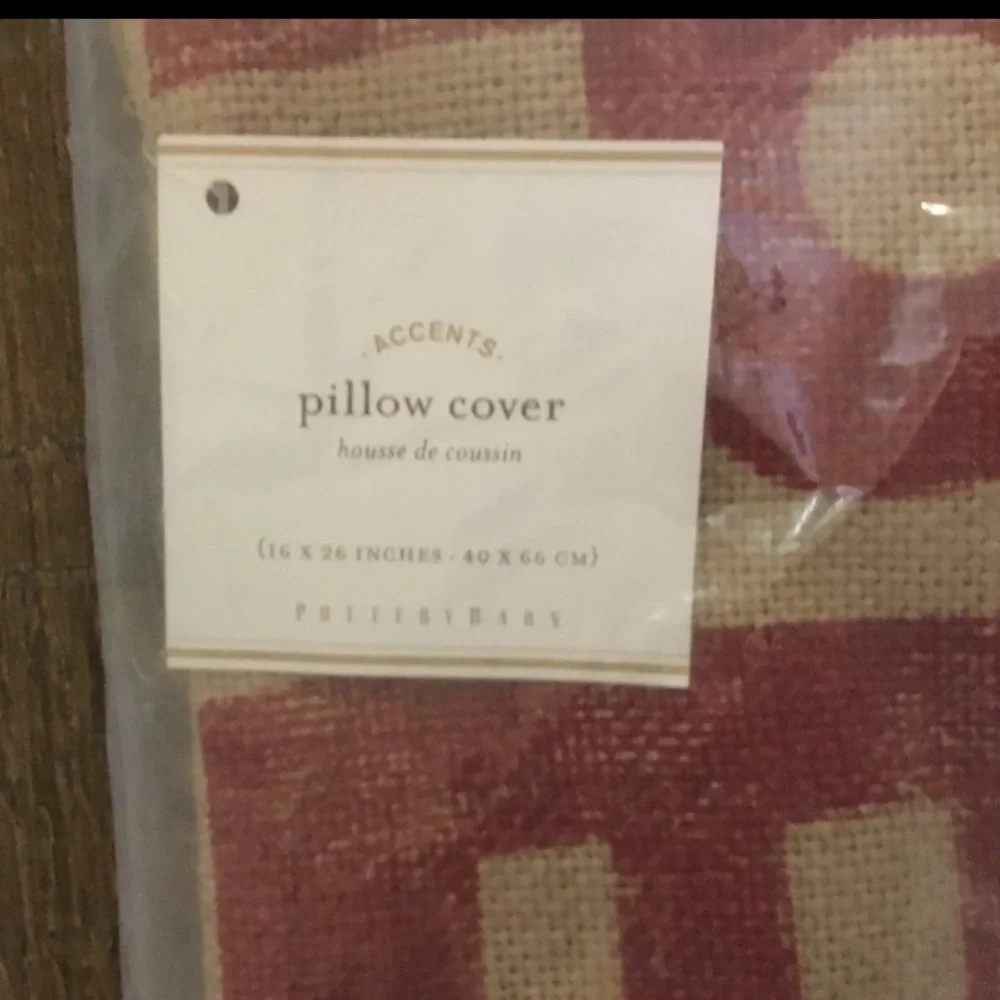 Pottery Barn NWT Holiday Christmas Peace Love Pillow Cover Red Green Burlap